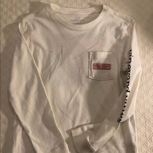 Vineyard Vines Christmas tie T-shirt